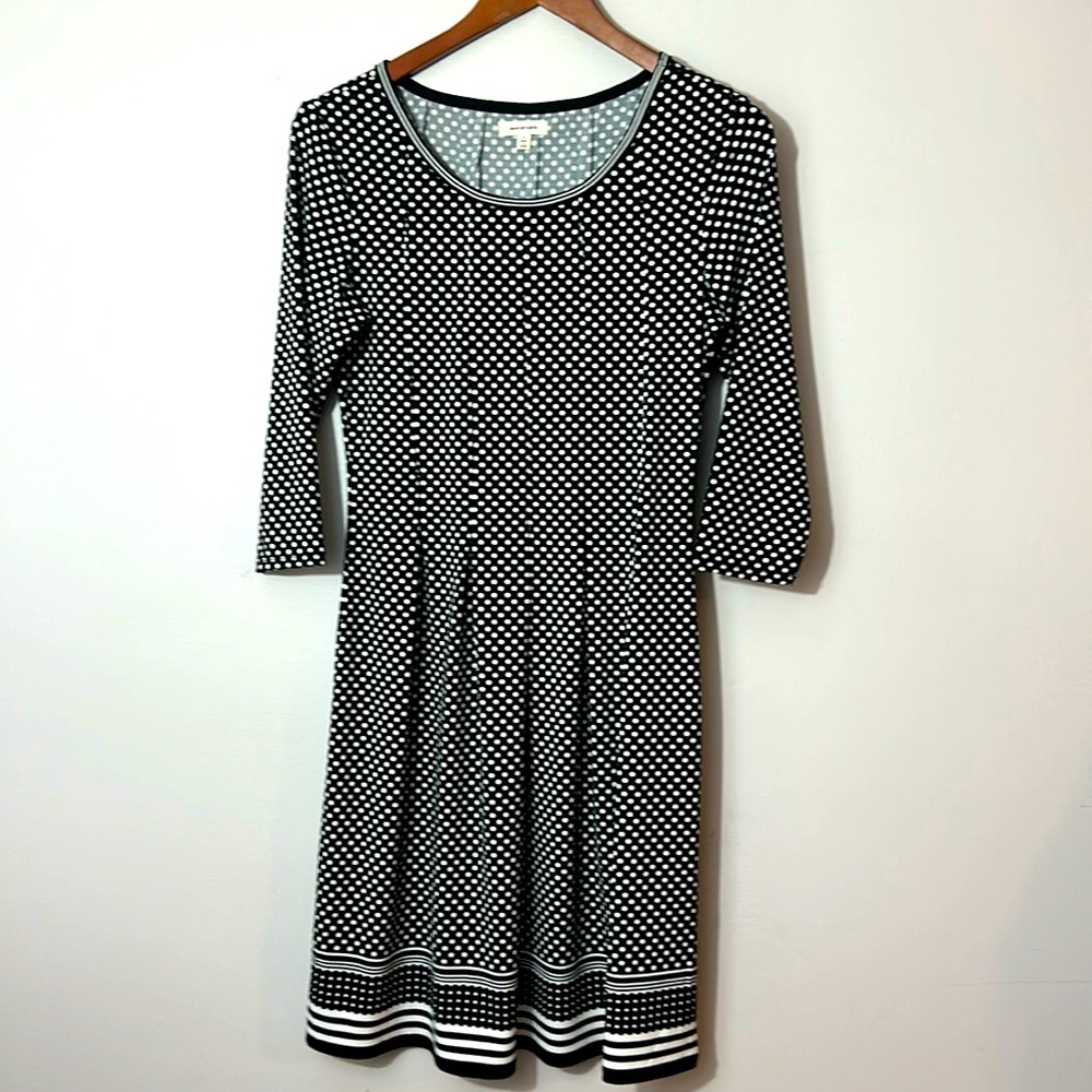 Max studio, black & white polkadotted 3/4 sleeve dress size S